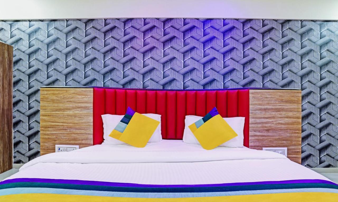 Itsy Hotels Rk Palace Vadodara Zewnętrze zdjęcie