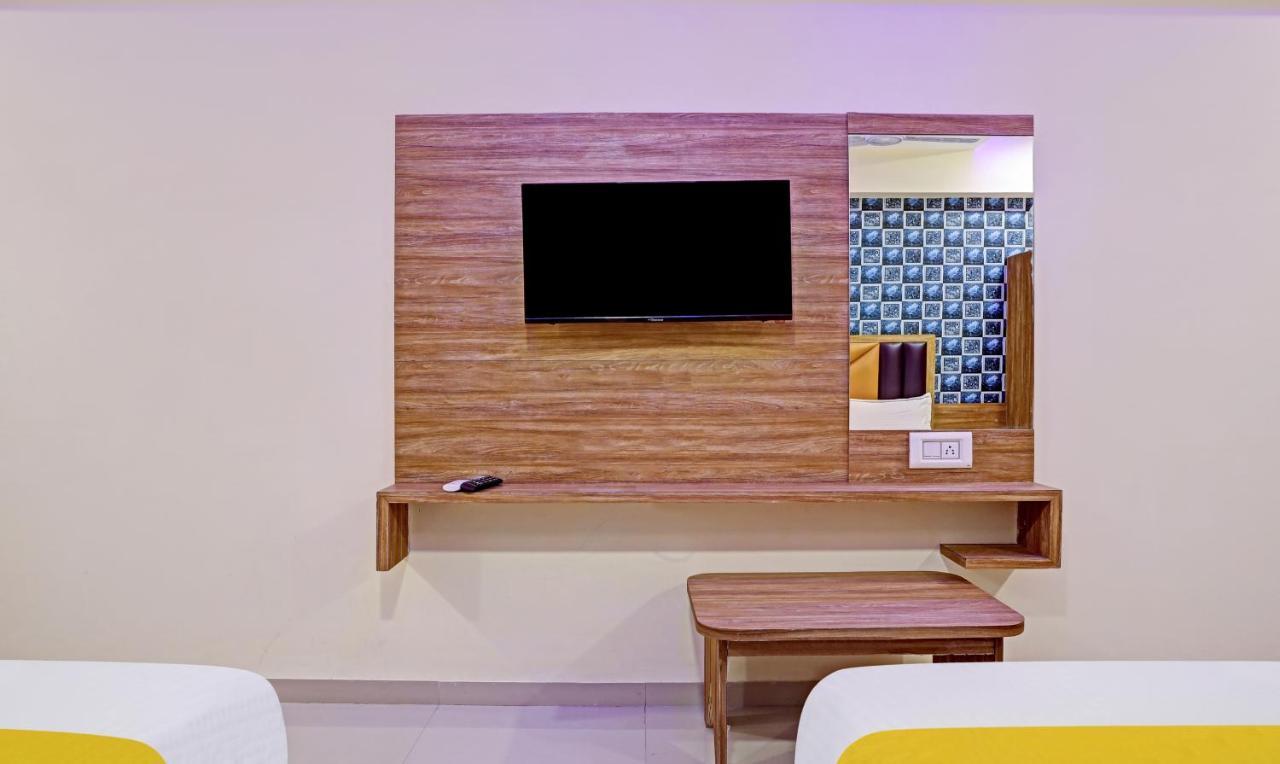 Itsy Hotels Rk Palace Vadodara Zewnętrze zdjęcie